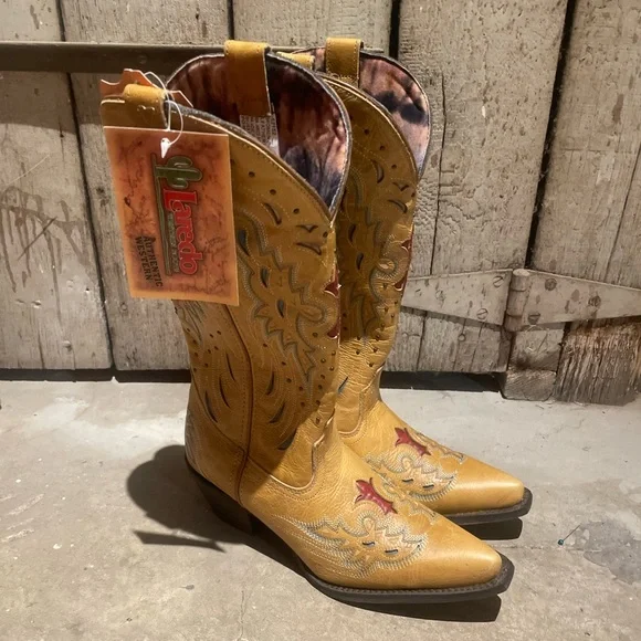 Laredo Women’s Cowboy Boots in embroidered cutout tan leather. Size 7 NWT - Picture 5 of 11